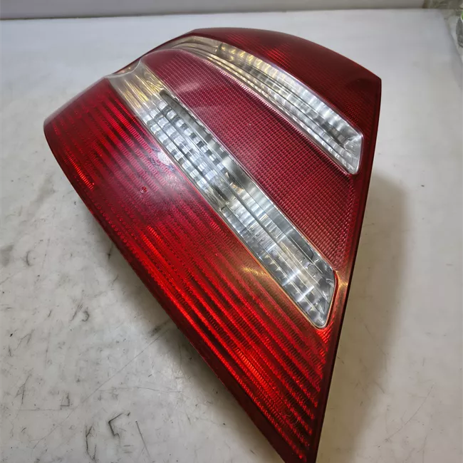 Fanale posteriore sinistro