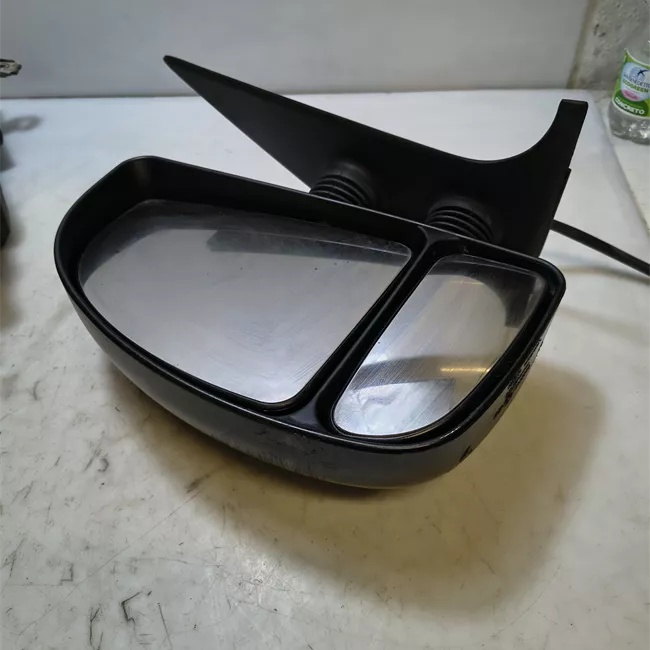 Retrovisore esterno sinistro