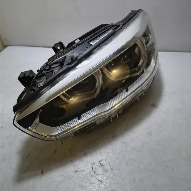 Proiettore sinistro Led