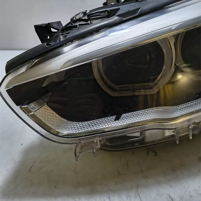 Proiettore sinistro Led