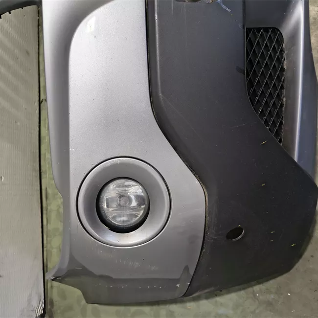 Paraurti anteriore senza park distance control pdc