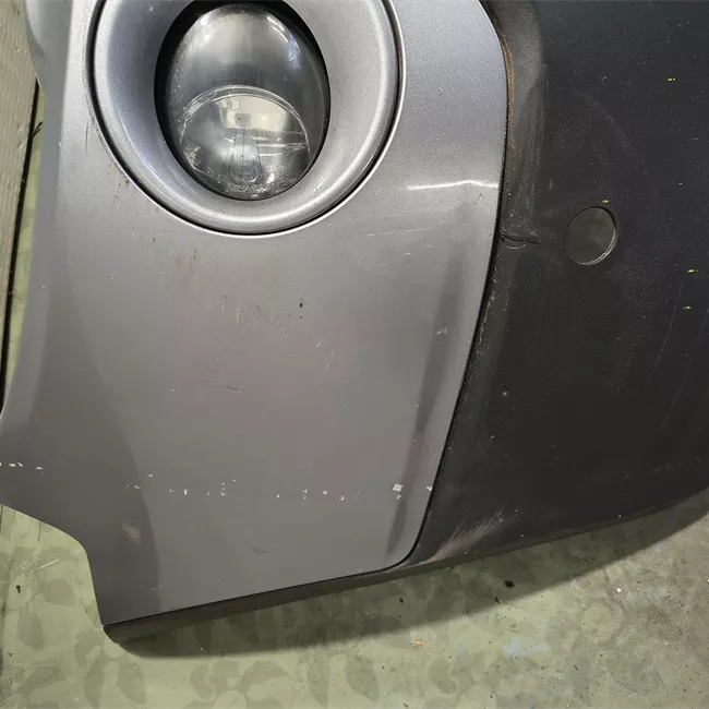 Paraurti anteriore senza park distance control pdc