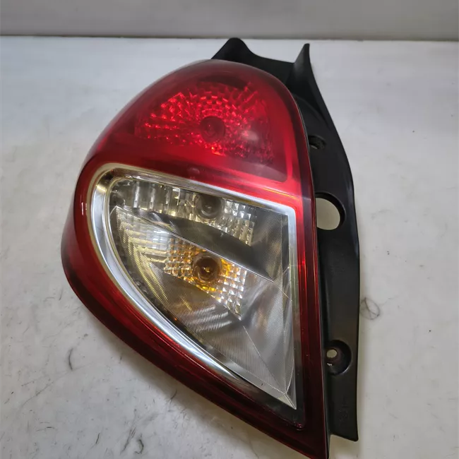 Fanale posteriore sinistro