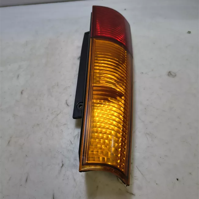 Fanale posteriore sinistro