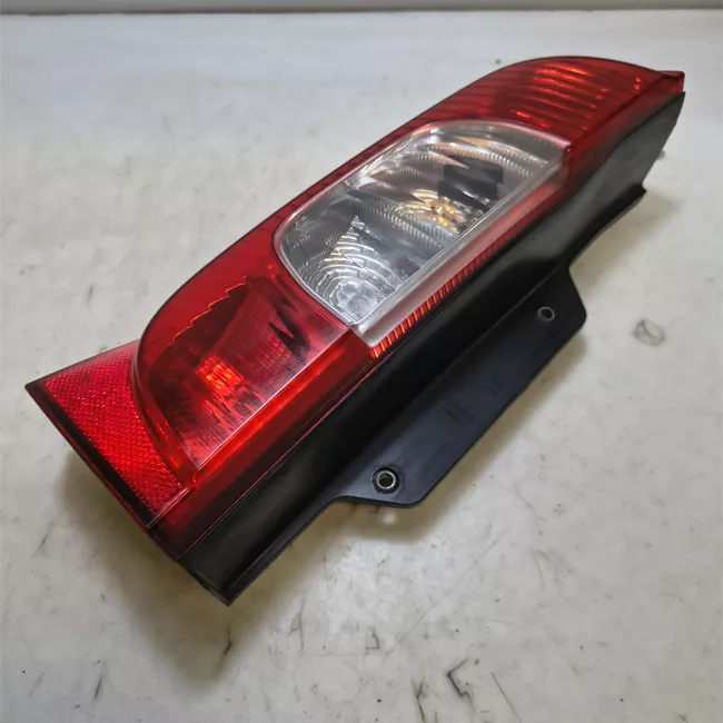 Fanale posteriore sinistro porta basculante