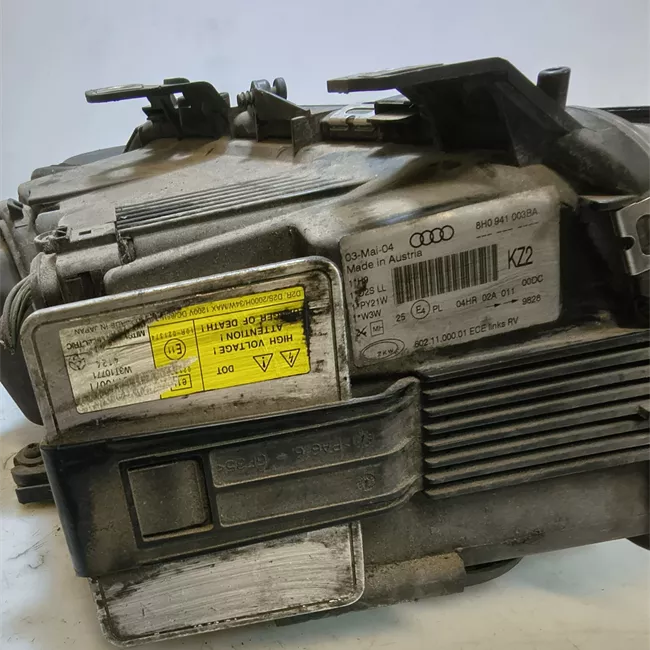 Proiettore allo xenon sinistro