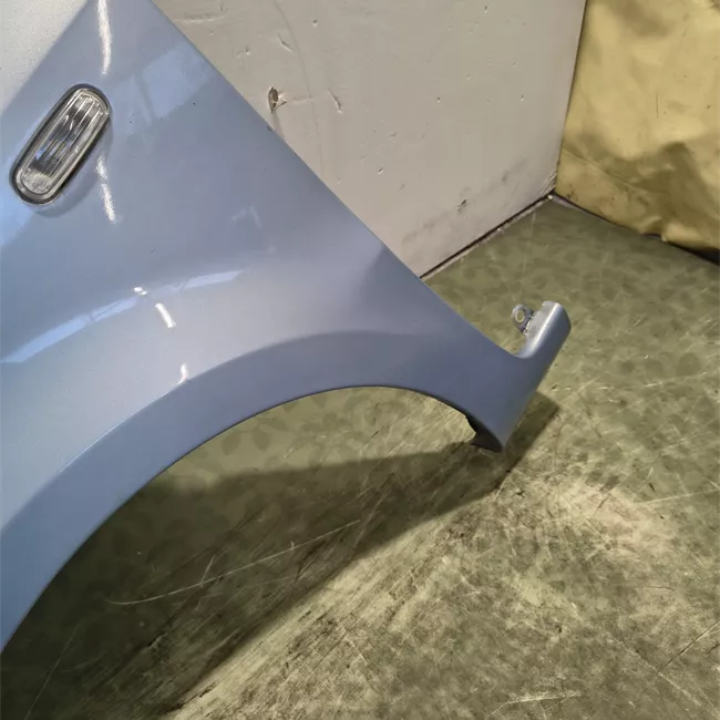 Parafango anteriore sinistro