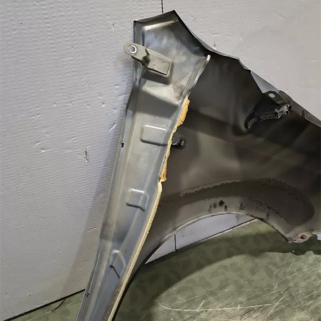 Parafango anteriore sinistro