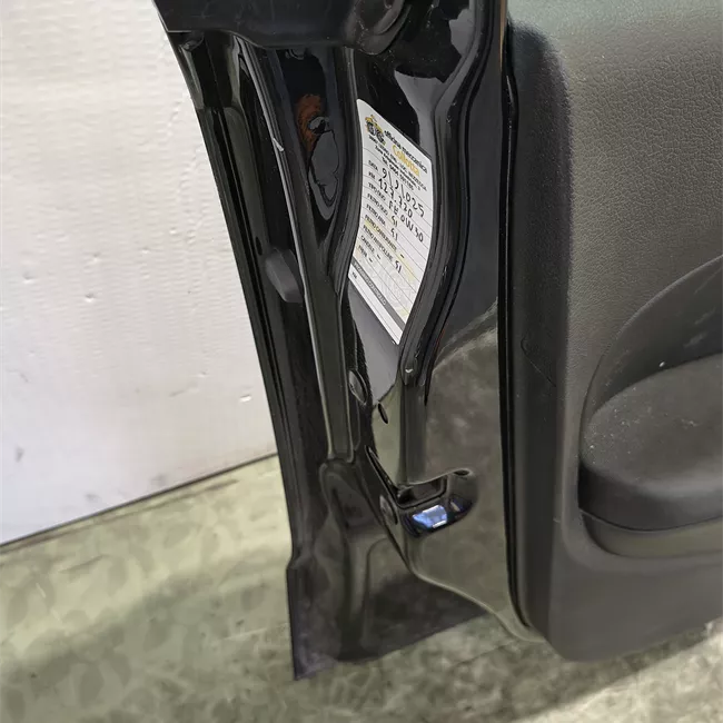 Porta anteriore sinistra