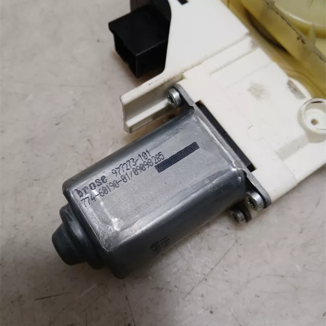 Alzacristallo elettrico porta posteriore sinistro