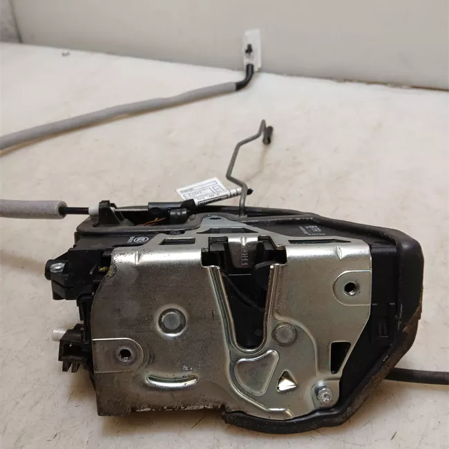 Serratura porta anteriore destra