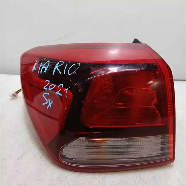 Fanale posteriore parte esterno sinistro