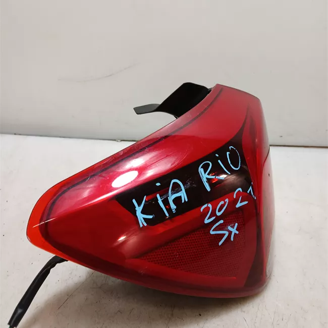 Fanale posteriore parte esterno sinistro