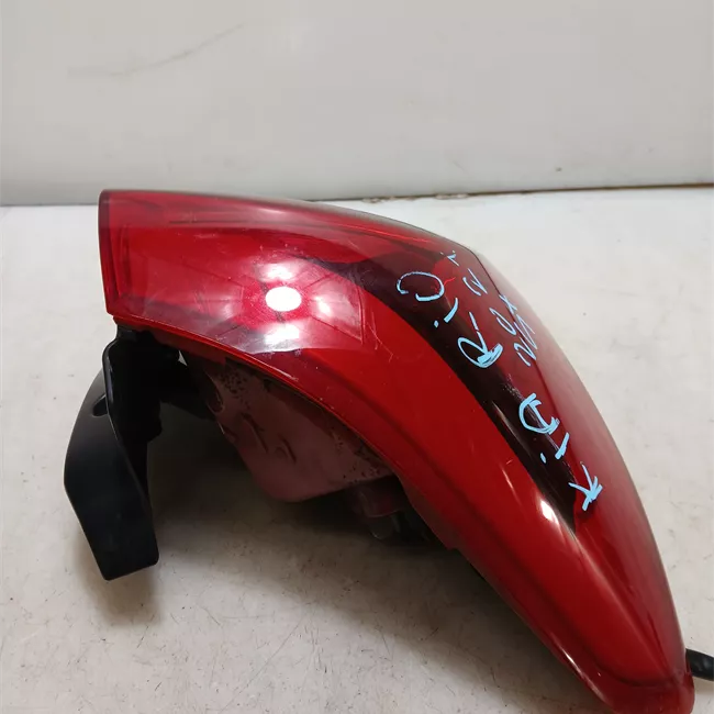 Fanale posteriore parte esterno sinistro