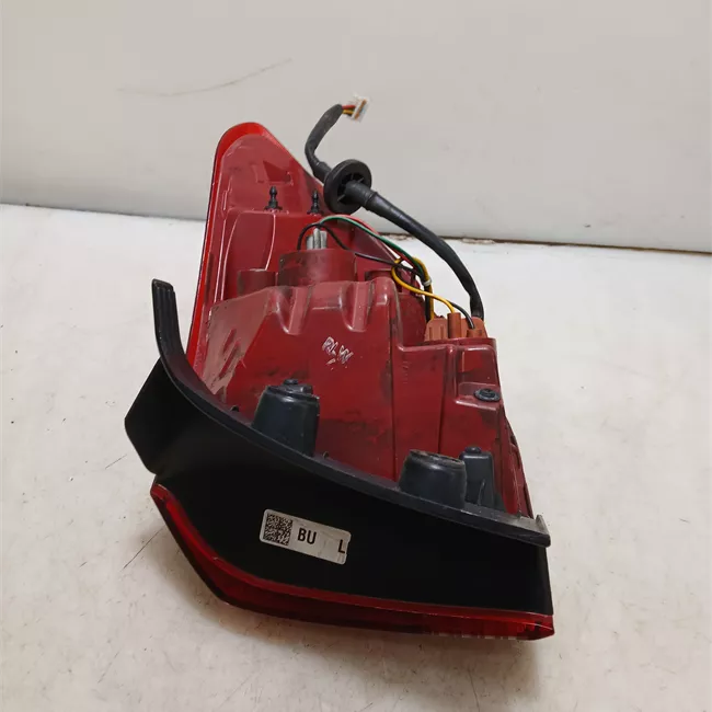 Fanale posteriore parte esterno sinistro