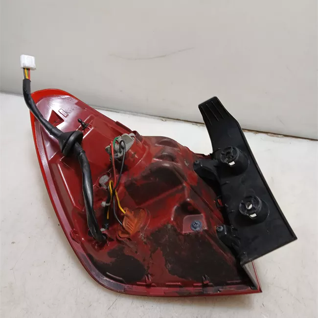 Fanale posteriore parte esterno destro