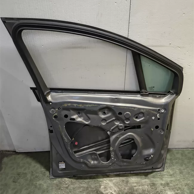 Porta anteriore sinistra