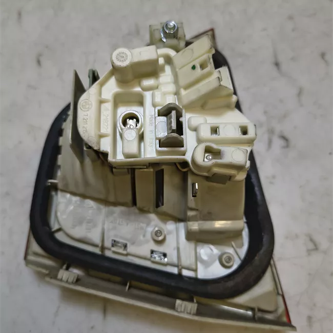 Fanale posteriore parte interno sinistro