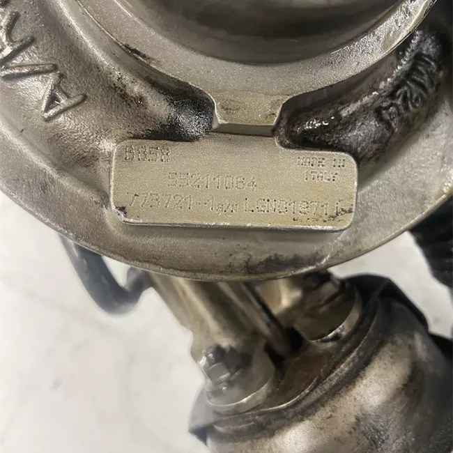 Turbocompressore con collettore scarico