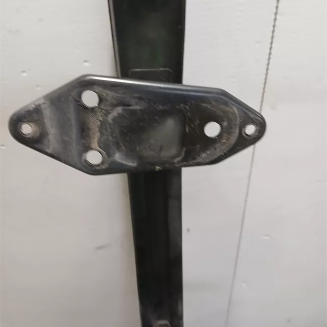 Traversa paraurti anteriore