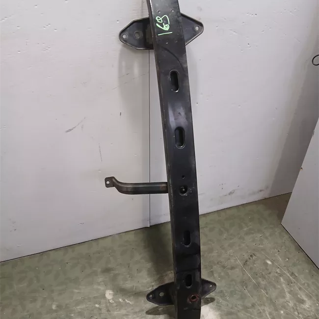 Traversa paraurti anteriore