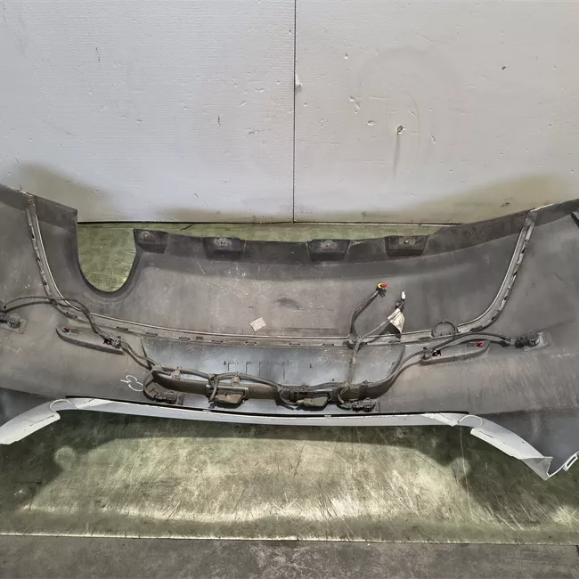 Paraurti posteriore con sensori parcheggio primer