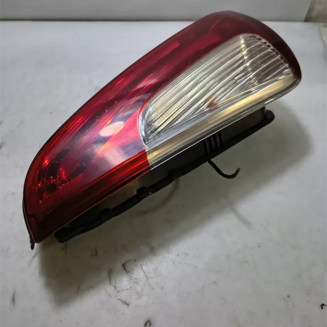 Fanale posteriore sinistro