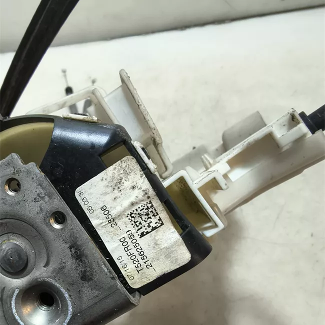 Serratura porta anteriore sinistra