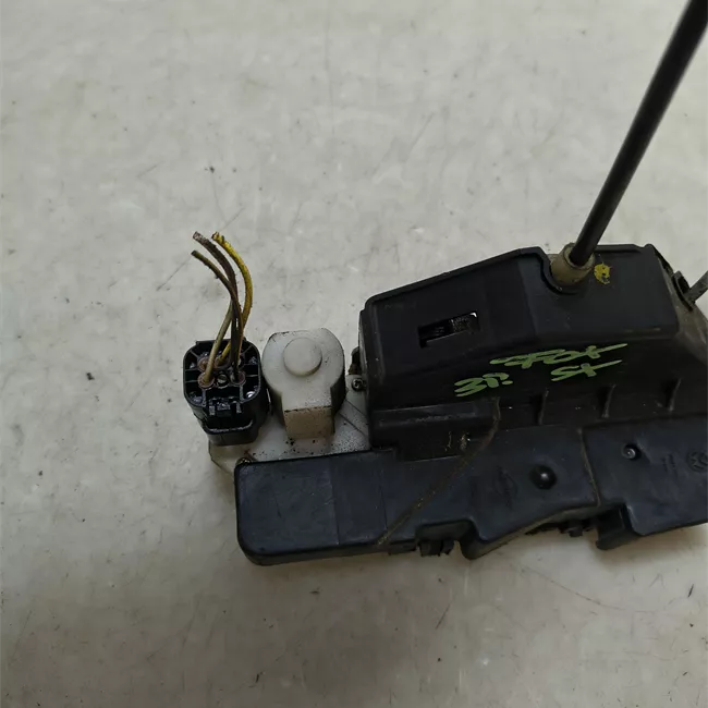 Serratura porta anteriore sinistra