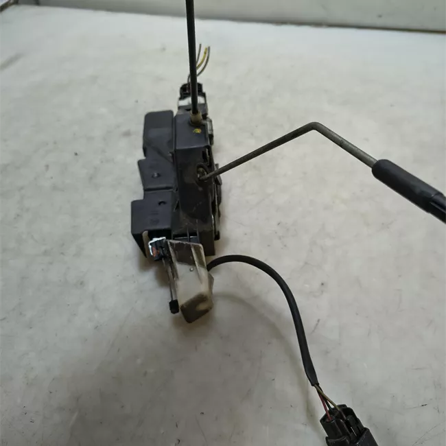 Serratura porta anteriore sinistra