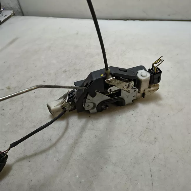 Serratura porta anteriore sinistra