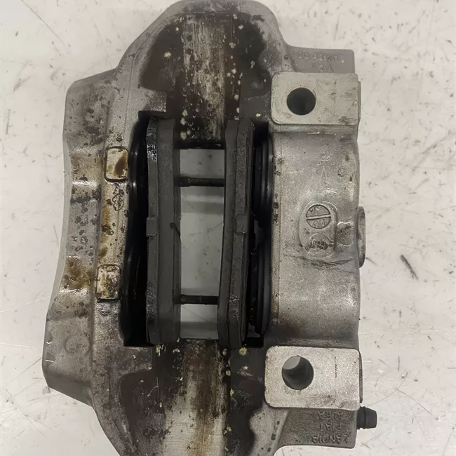 Pinza freno anteriore destra