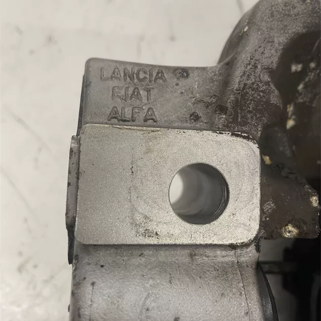 Pinza freno anteriore sinistra