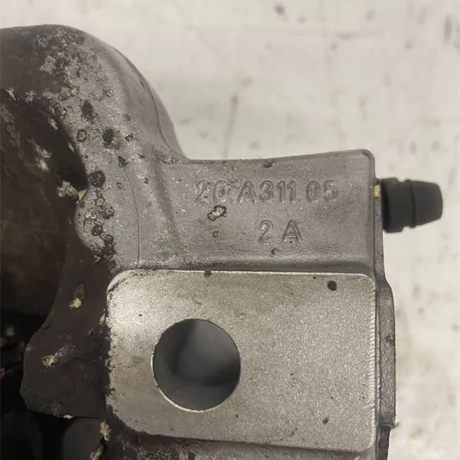 Pinza freno anteriore sinistra