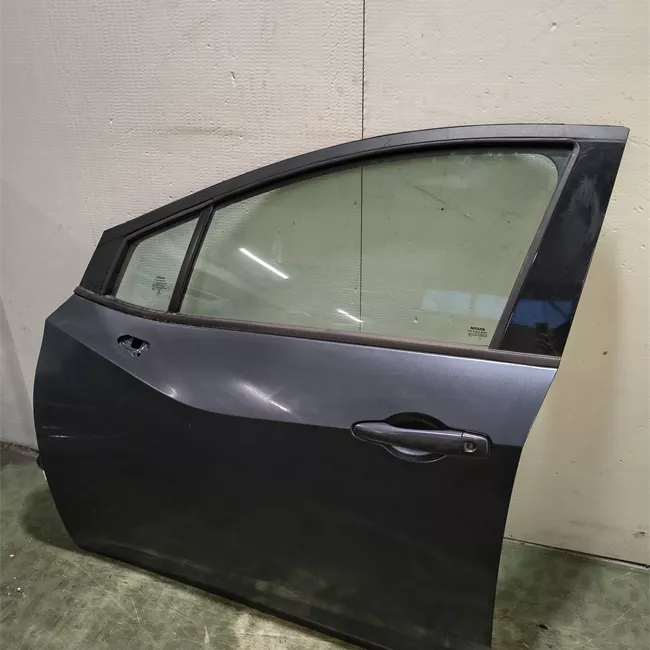 Porta anteriore sinistra