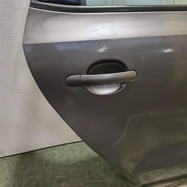 Porta posteriore destra