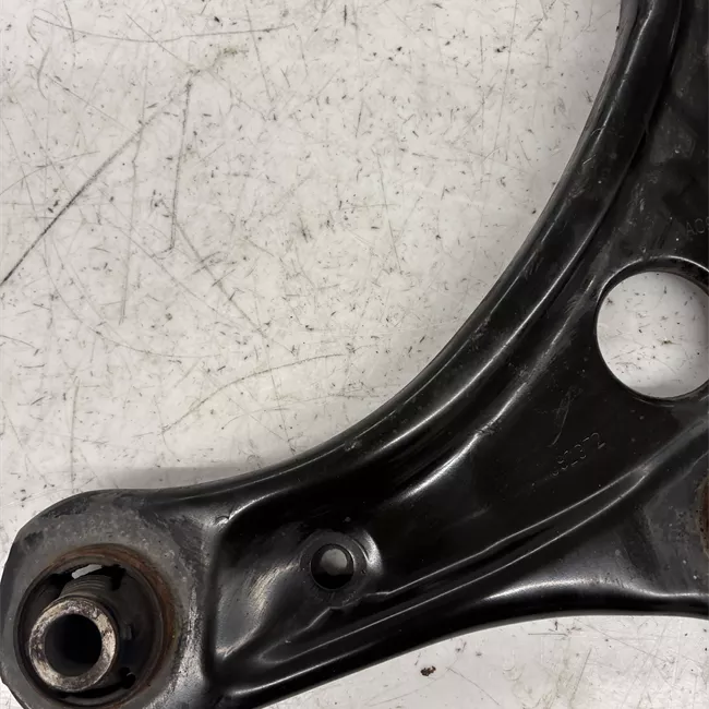 Braccio oscillante sospensione anteriore sinistro