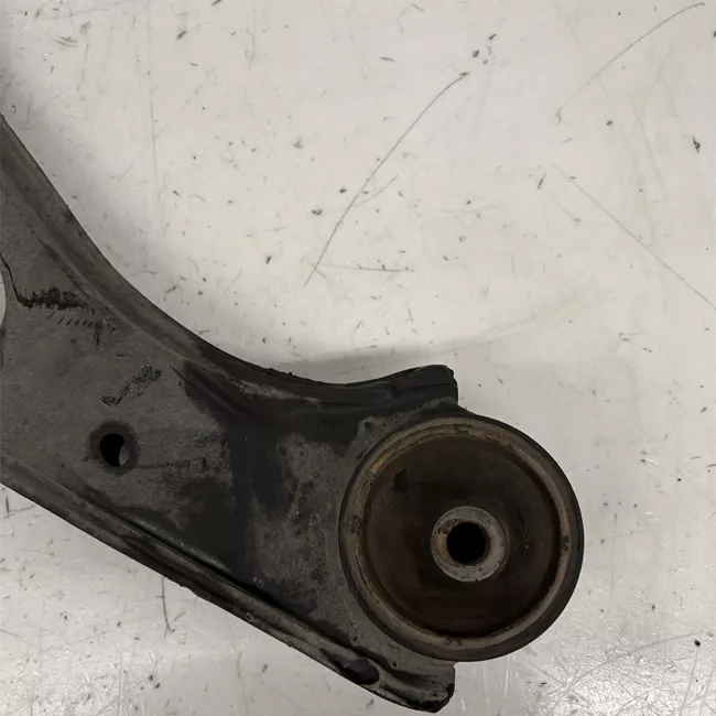 Braccio oscillante sospensione anteriore destro