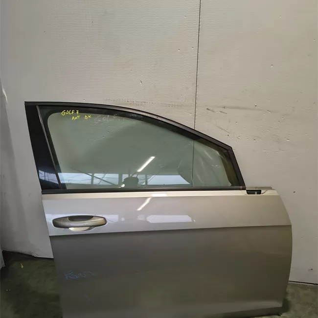 Porta anteriore destra