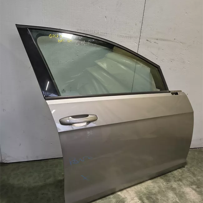 Porta anteriore destra