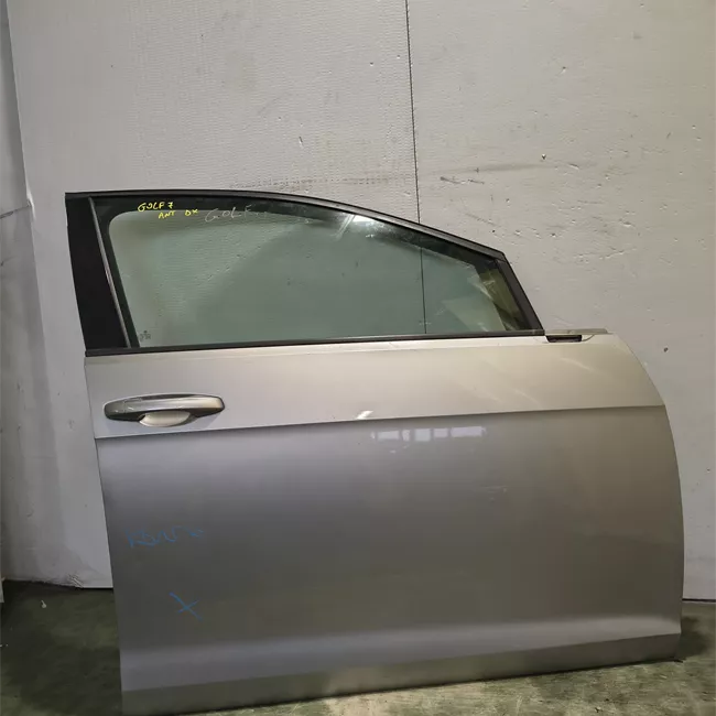 Porta anteriore destra