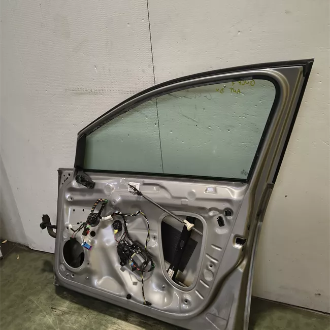 Porta anteriore destra