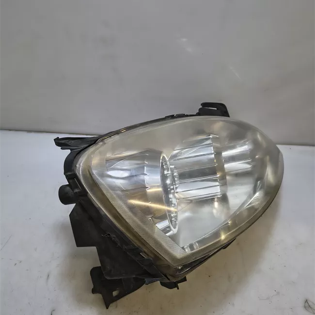 Proiettore destro t. 64000001>