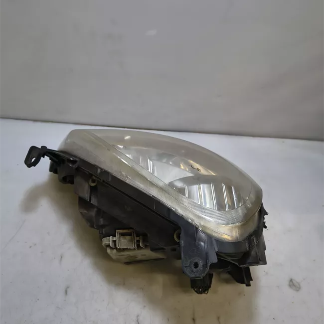 Proiettore destro t. 64000001>