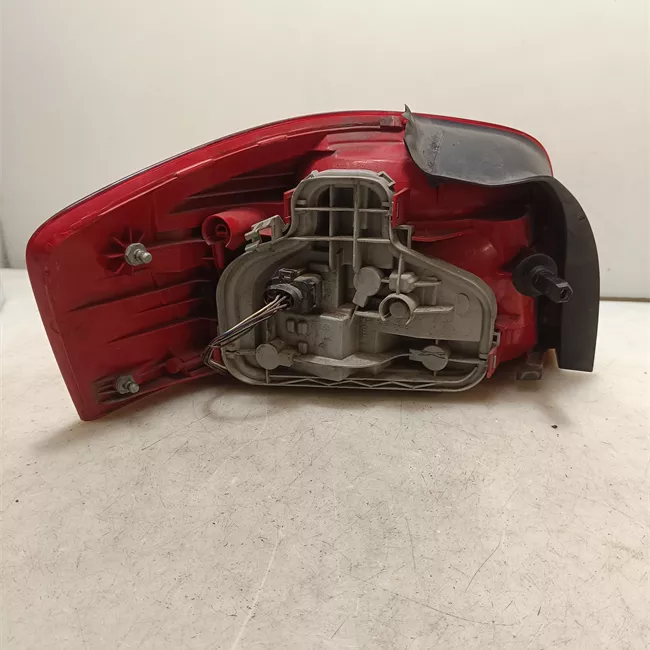 Fanale posteriore parte esterno destro