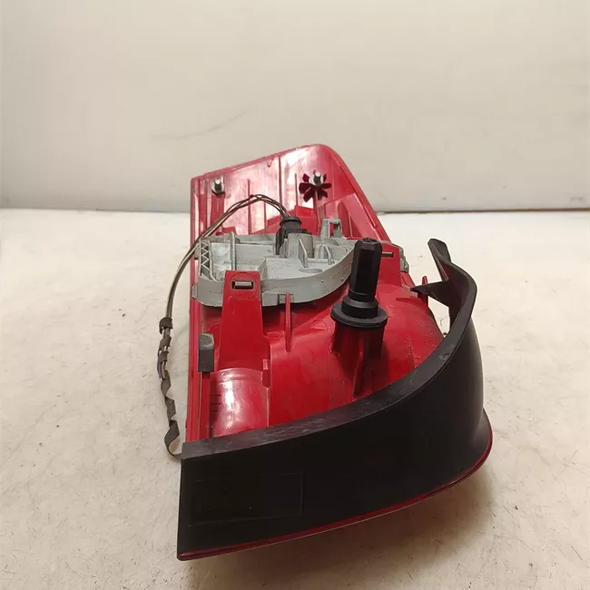 Fanale posteriore parte esterno destro