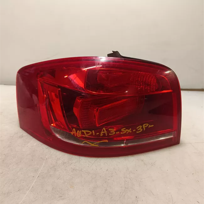 Fanale posteriore parte esterno sinistro con retronebbia