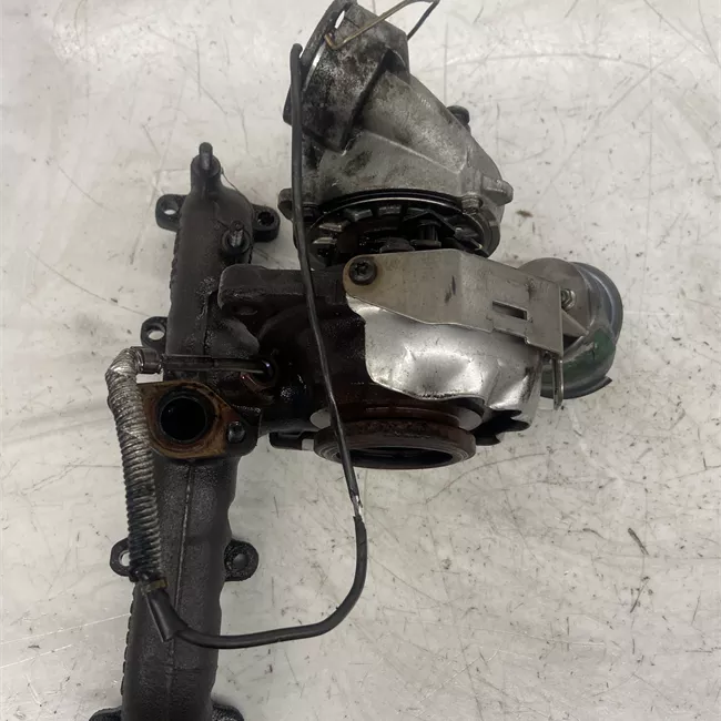 Turbocompressore con collettore scarico