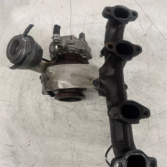 Turbocompressore con collettore scarico