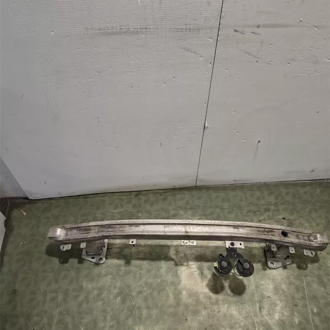 Traversa paraurti anteriore